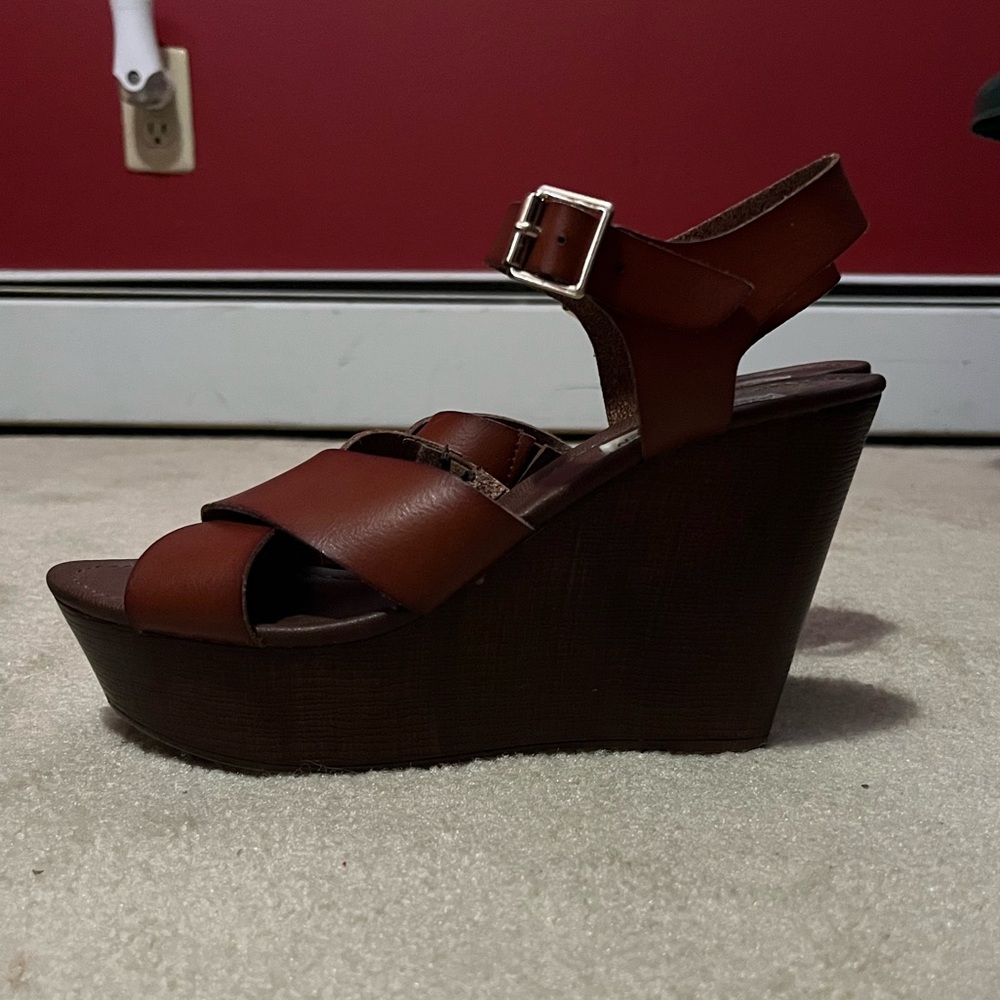 Steve Madden Wedges. Size 8
